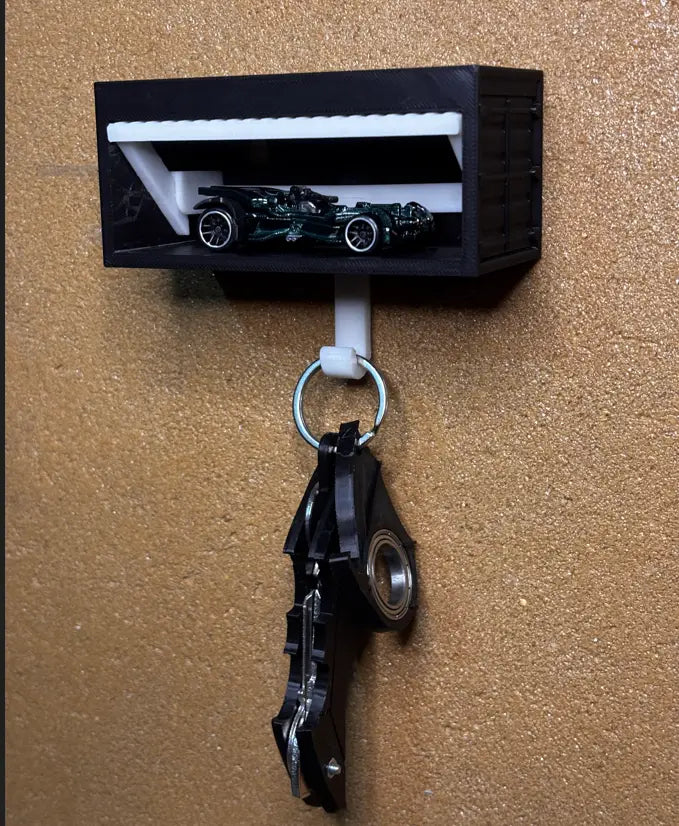 Garage keyholder