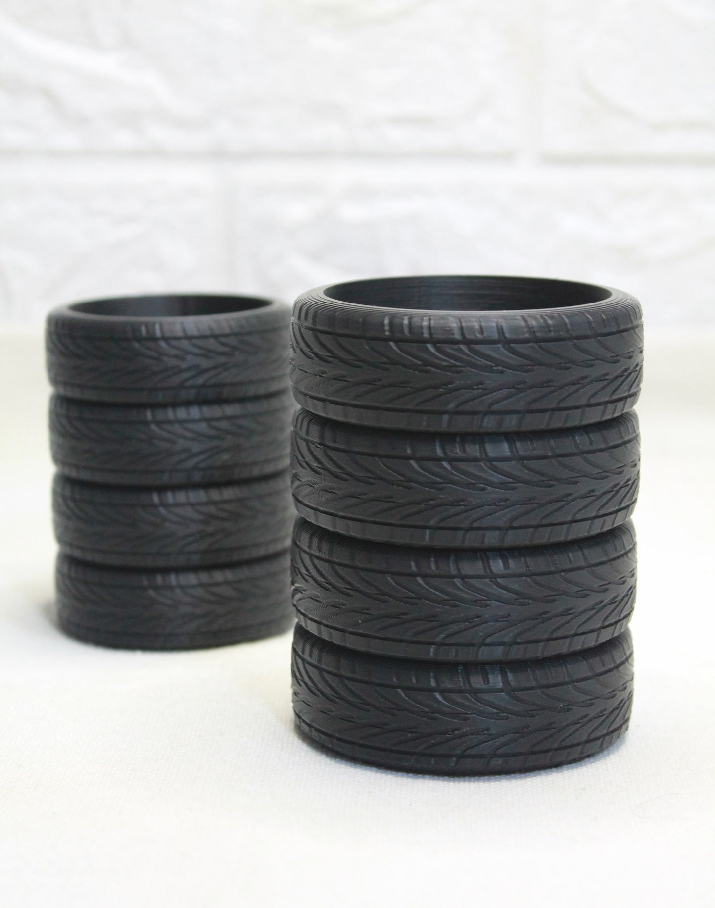 tires pen holder